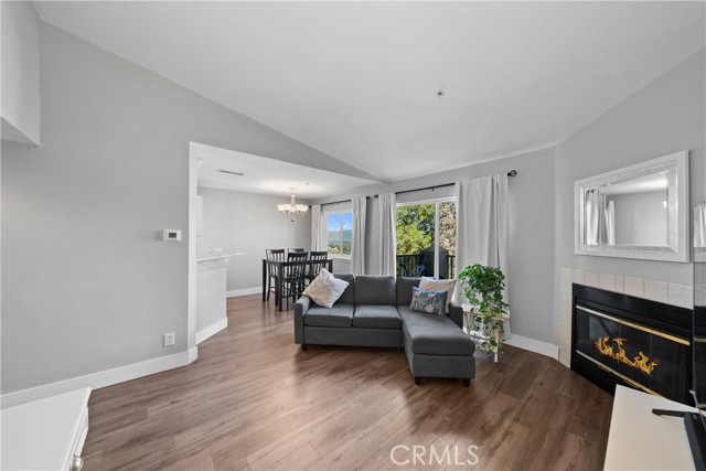 Detail Gallery Image 2 of 26 For 2620 Avenida Del Vista #203,  Corona,  CA 92882 - 1 Beds | 1 Baths