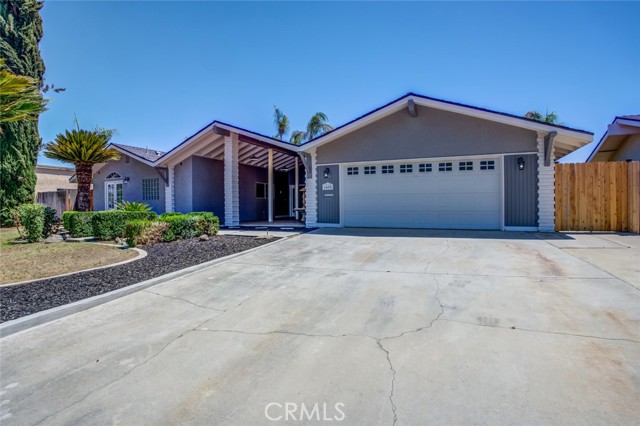 Detail Gallery Image 1 of 27 For 6405 Hesketh Dr, Bakersfield,  CA 93309 - 4 Beds | 3 Baths