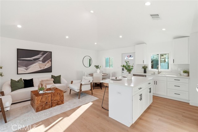 Detail Gallery Image 44 of 74 For 2140 N Rose St, Burbank,  CA 91505 - 5 Beds | 3/1 Baths