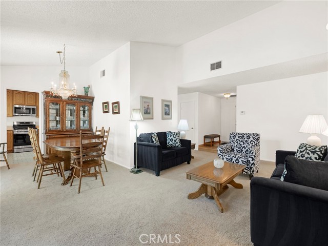 Detail Gallery Image 5 of 37 For 26953 Cuatro Milpas St, Valencia,  CA 91354 - 3 Beds | 2 Baths