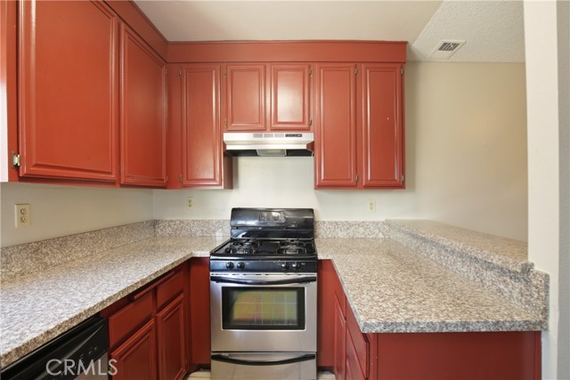 Detail Gallery Image 8 of 25 For 260 Victoria St #32,  Costa Mesa,  CA 92627 - 2 Beds | 2/1 Baths