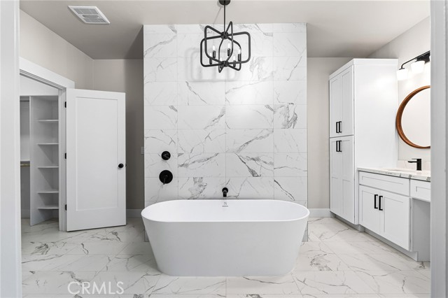 Detail Gallery Image 15 of 47 For 707 Madrone Way, Paradise,  CA 95969 - 4 Beds | 2 Baths