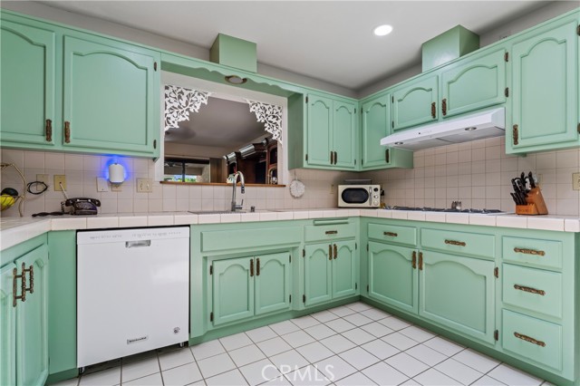 Detail Gallery Image 11 of 37 For 823 Sandwagon Cir, Hemet,  CA 92544 - 4 Beds | 2 Baths