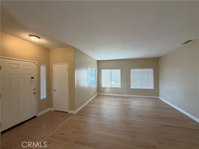 Detail Gallery Image 3 of 31 For 14651 Indian Wells, Victorville,  CA 92394 - 4 Beds | 3 Baths