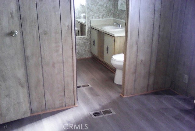 Detail Gallery Image 14 of 17 For 4841 Holly Ave #114,  Long Beach,  CA 90805 - 2 Beds | 2 Baths