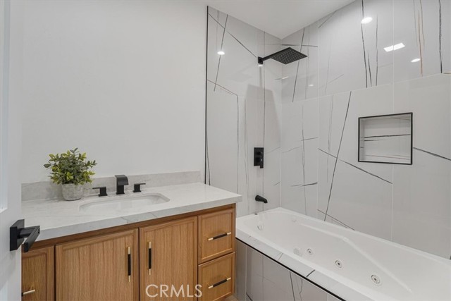 Detail Gallery Image 22 of 35 For 3560 Lavell Dr, Los Angeles,  CA 90065 - 4 Beds | 4 Baths