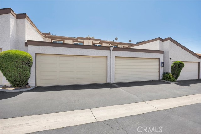 1047 E Huntington Drive, Monrovia CA: https://media.crmls.org/medias/69baba1c-77cb-4b9f-b0e9-dff2cdee0bdd.jpg