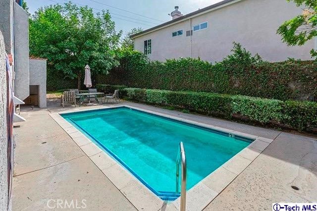 2 Bed Home for Sale in Studio City, California