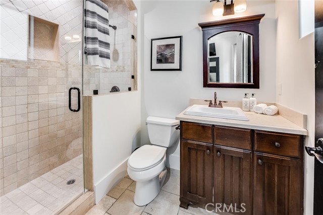 23123 Oxnard Street, Woodland Hills CA: https://media.crmls.org/medias/69bb3b61-d408-4226-a783-e3de6900e41d.jpg