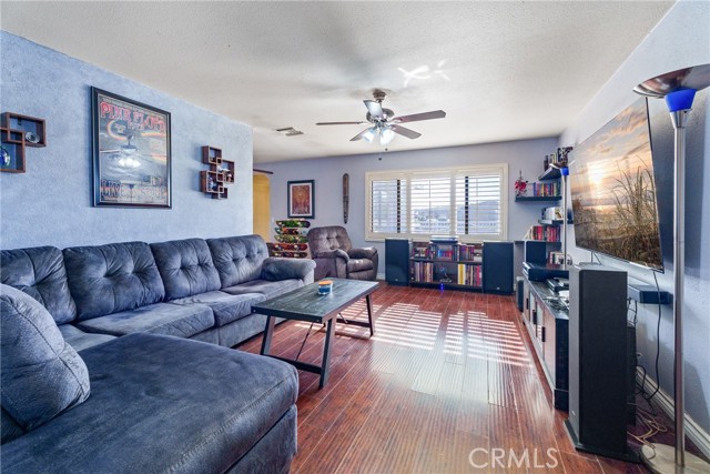 Detail Gallery Image 9 of 34 For 913 E Virginia, Barstow,  CA 92311 - 3 Beds | 2 Baths