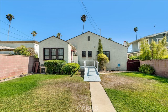 209 Avenue F, Redondo Beach, California 90277, 3 Bedrooms Bedrooms, ,1 BathroomBathrooms,Residential,Sold,Avenue F,SB21180962