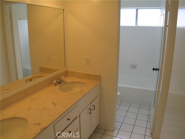Detail Gallery Image 10 of 20 For 112 Pearl Ave, Newport Beach,  CA 92662 - 3 Beds | 3 Baths