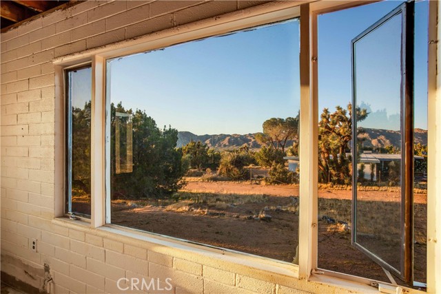Detail Gallery Image 10 of 32 For 7985 Deer Trl, Yucca Valley,  CA 92284 - 2 Beds | 1 Baths