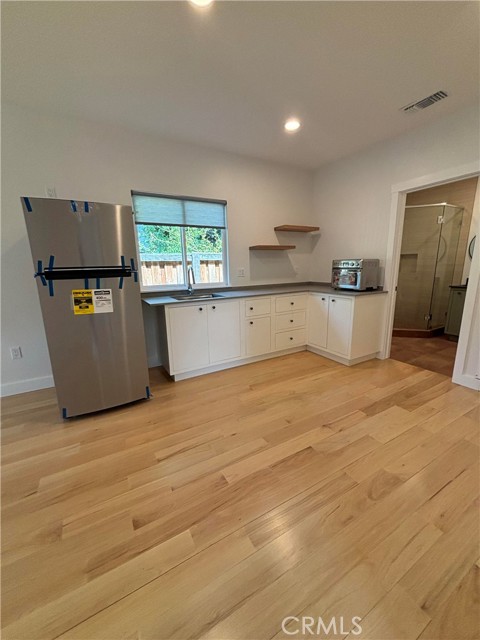 921 Berkeley Avenue, Claremont CA: https://media.crmls.org/medias/69c03527-848c-455c-8647-b90fc1ca758f.jpg
