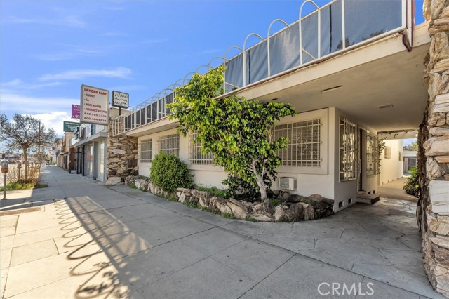  Commercial for Sale in Encino, California