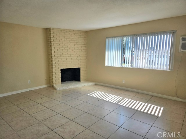 Detail Gallery Image 4 of 17 For 308 N Camellia Ave #B,  Ontario,  CA 91762 - 2 Beds | 1/1 Baths