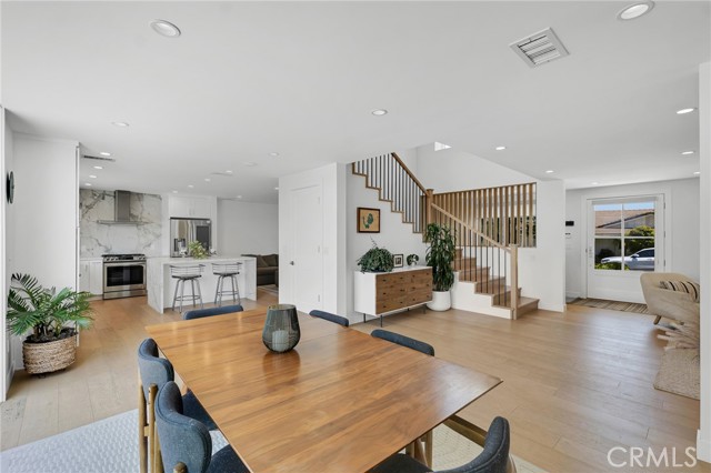 23241 Aetna Street, Woodland Hills CA: https://media.crmls.org/medias/69c2230c-43af-47f6-8079-0cc68be396cd.jpg