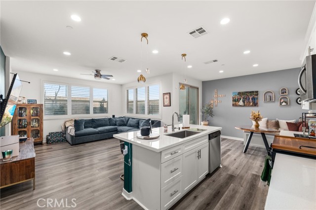 Detail Gallery Image 13 of 39 For 4321 S Cantos Paseo #27,  Ontario,  CA 91761 - 3 Beds | 2/1 Baths