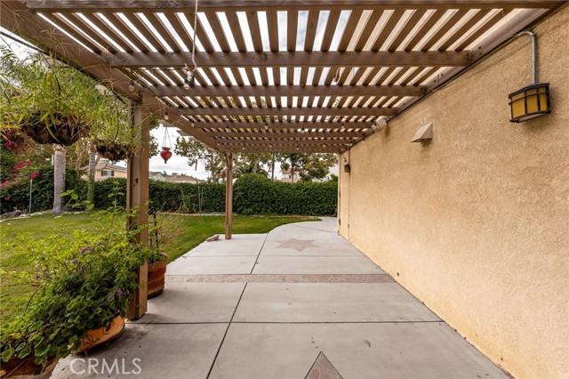 14037 Hollywood Avenue, Eastvale CA: https://media.crmls.org/medias/69c30fdd-9d21-4762-834b-30ae7850a901.jpg