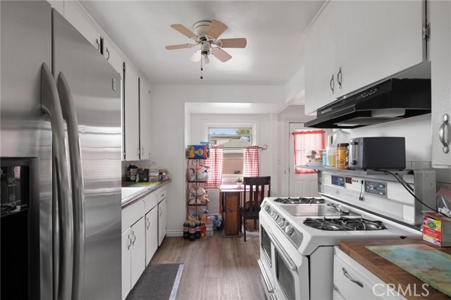 1040 E 67th Street, Long Beach CA: https://media.crmls.org/medias/69c32215-3176-418f-9455-9921b899b60e.jpg