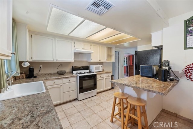 5485 SULPHUR Drive, Jurupa Valley CA: https://media.crmls.org/medias/69c35760-ce70-42fd-ad0e-b52dfb881dbd.jpg