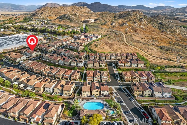 Detail Gallery Image 8 of 54 For 27482 Basalt, Moreno Valley,  CA 92555 - 4 Beds | 2/1 Baths