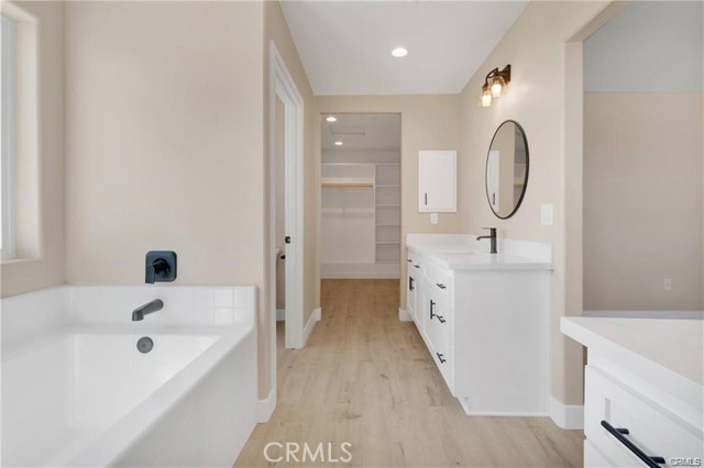 22520 Houston Street, Apple Valley CA: https://media.crmls.org/medias/69c5241f-c214-4a5f-b369-379b18c8520b.jpg