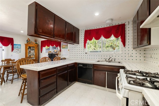Detail Gallery Image 9 of 23 For 12802 West St, Garden Grove,  CA 92840 - 4 Beds | 2 Baths