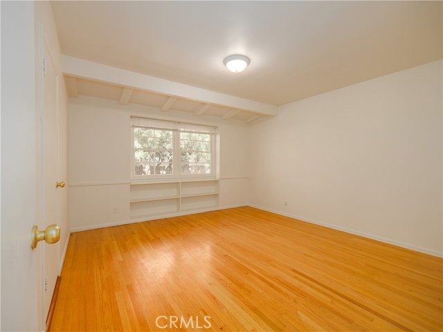 Detail Gallery Image 50 of 65 For 4539 Hayvenhurst, Encino,  CA 91436 - 3 Beds | 3 Baths