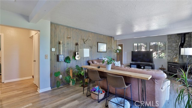 Detail Gallery Image 9 of 60 For 325 Cedarbrook Dr, Twin Peaks,  CA 92391 - 3 Beds | 2/1 Baths