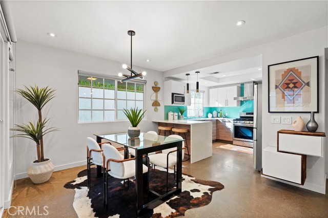 Detail Gallery Image 3 of 35 For 2364 Duane St #7,  Silver Lake Los Angeles,  CA 90039 - 2 Beds | 2/1 Baths