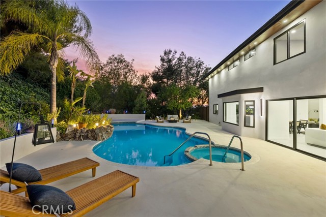 Detail Gallery Image 24 of 35 For 20101 Greenbriar Dr, Tarzana,  CA 91356 - 5 Beds | 4 Baths