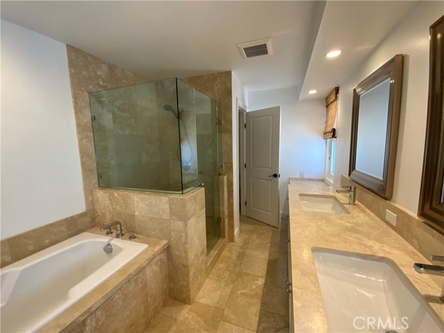 Detail Gallery Image 9 of 21 For 2137 Channel Rd, Newport Beach,  CA 92661 - 4 Beds | 2/1 Baths