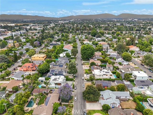 4622 Burnet Avenue, Sherman Oaks CA: https://media.crmls.org/medias/69ca155a-d187-425d-bb26-93e19fe0f61c.jpg