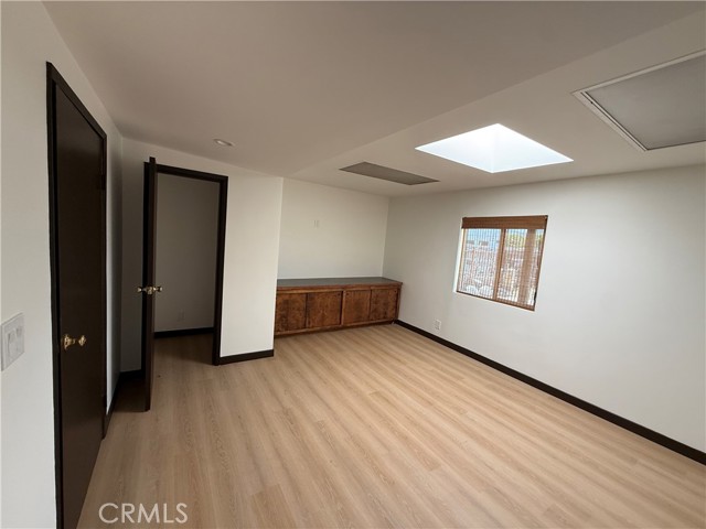  Commercial for Sale in Sun Valley, California