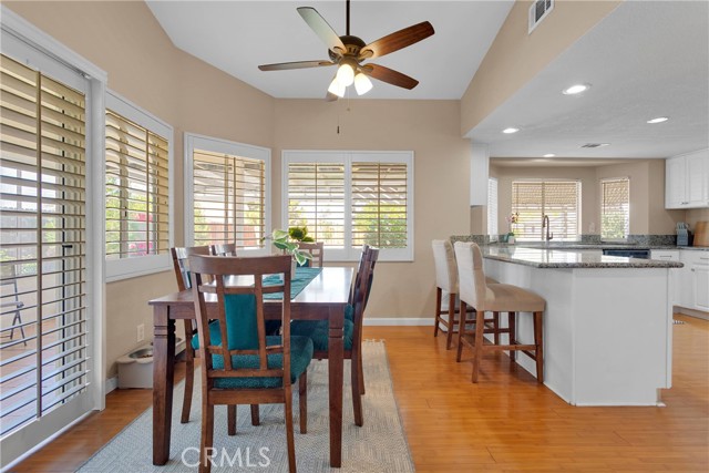 13950 High Falls Trail, Apple Valley CA: https://media.crmls.org/medias/69caebc8-7755-49a0-b2cc-3b978e69339e.jpg