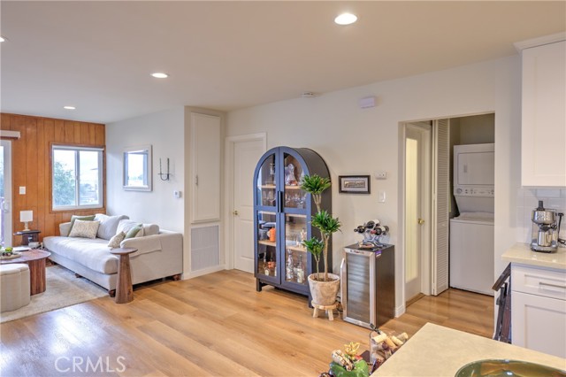 507 Helberta, Redondo Beach, California 90277, ,Residential Income,For Sale,Helberta,SB25240356 507 Helberta, Redondo Beach, California 90277, ,Residential Income,For Sale,Helberta,SB25240356