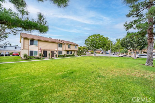 201 W Alton Ave, Santa Ana CA: https://media.crmls.org/medias/69cb3951-8cfb-481f-87ee-d74596a8cc92.jpg