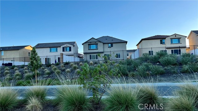 Detail Gallery Image 28 of 34 For 2607 Hannah Creek Ln, Rialto,  CA 92377 - 4 Beds | 3 Baths