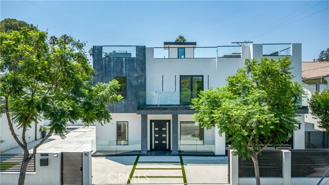 Detail Gallery Image 2 of 57 For 13838 Milbank St, Sherman Oaks,  CA 91423 - 4 Beds | 4 Baths