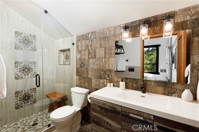 1370 Calgary Drive, Lake Arrowhead CA: https://media.crmls.org/medias/69ccf4b6-e0a5-4db2-8511-ebffa13c44f7.jpg