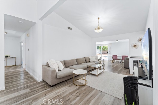 Detail Gallery Image 9 of 37 For 24162 Fordview, Lake Forest,  CA 92630 - 5 Beds | 2 Baths