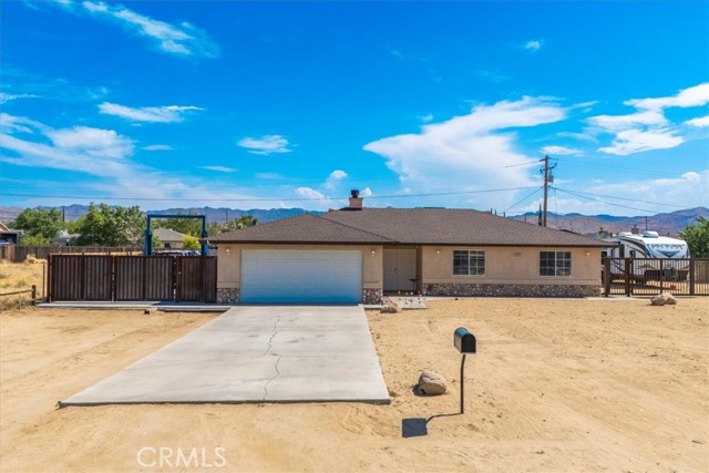 Detail Gallery Image 1 of 31 For 58159 Spring Dr, Yucca Valley,  CA 92284 - 3 Beds | 2 Baths