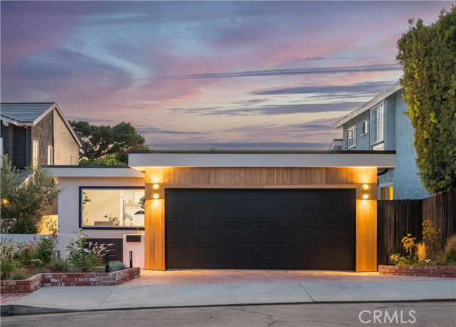 3521 Pine Avenue, Manhattan Beach, California 90266, 3 Bedrooms Bedrooms, ,2 BathroomsBathrooms,Residential,Sold,Pine,SB23138178