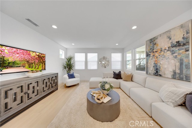 251 Tank, Irvine CA: https://media.crmls.org/medias/69cf0099-a776-4115-a671-9f73d8515e36.jpg