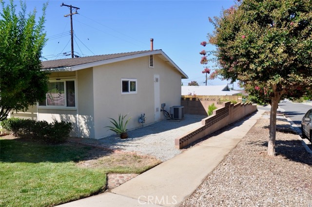 11610 Dodd Street, Yucaipa CA: https://media.crmls.org/medias/69cf6efc-17ea-4f8b-a4da-e422ec67ae32.jpg