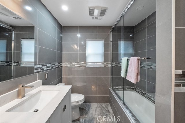 40493 Calle Katerine, Temecula CA: https://media.crmls.org/medias/69cfdee5-c40e-449d-bfee-942a9996d2a1.jpg