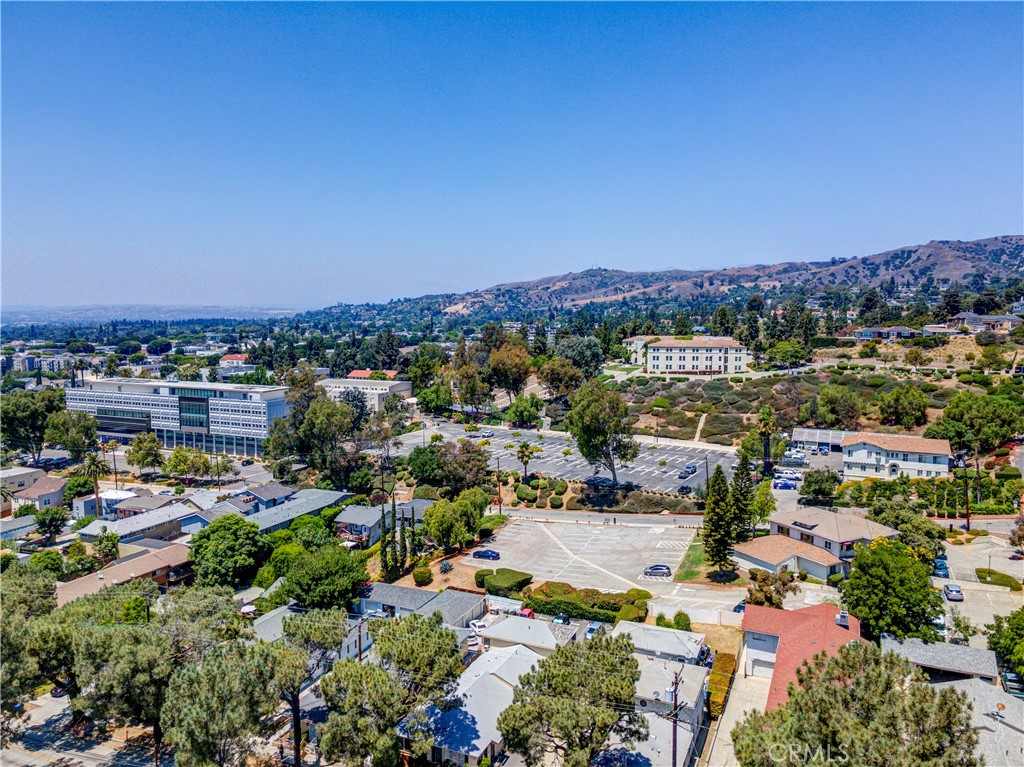 https://media.crmls.org/medias/69d06a53-f80c-48dc-883b-91ca81f92196.jpg?preset=X-Large