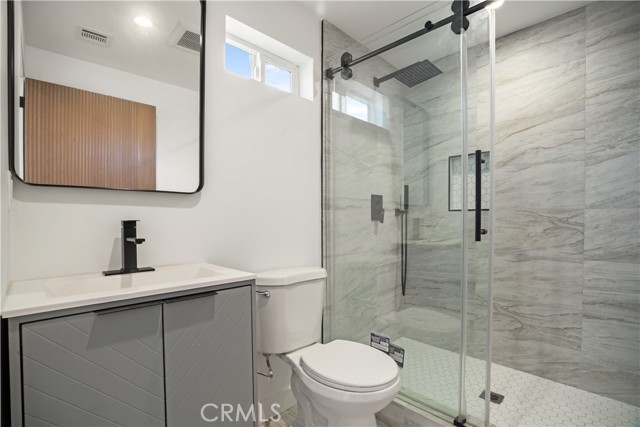 Detail Gallery Image 50 of 75 For 6935 Jellico Ave, Lake Balboa,  CA 91406 - 8 Beds | 8 Baths