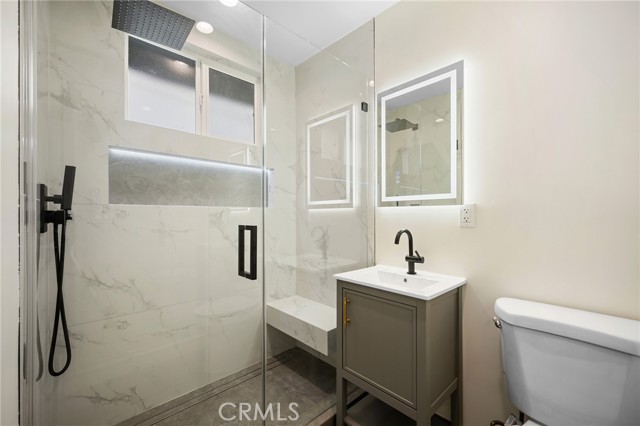 Detail Gallery Image 12 of 15 For 1007 W Angeleno Ave #102,  Burbank,  CA 91506 - 1 Beds | 1 Baths